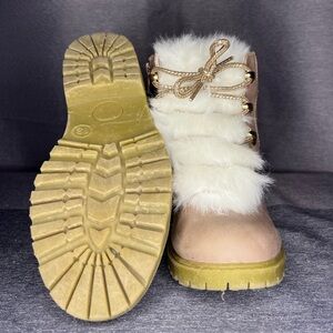 Brand new worn once, pink girls boots. Size 13.